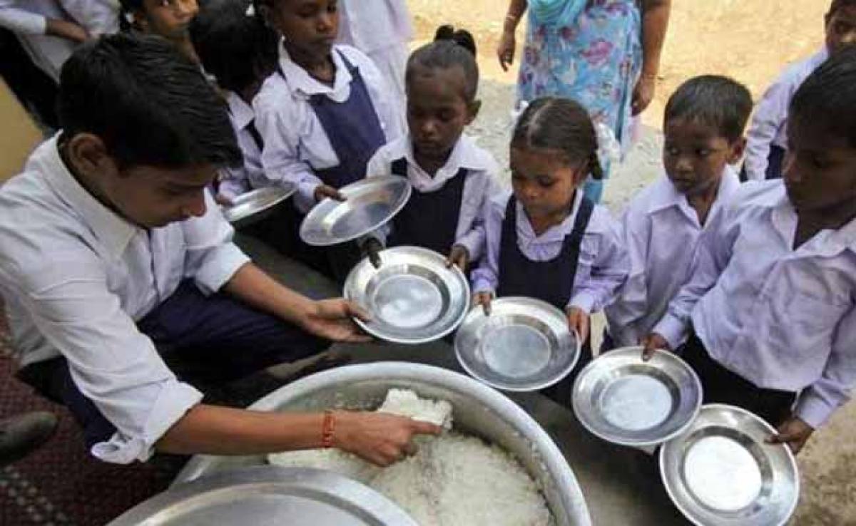 School Boy Falls In Pot Of Hot Curry While Standing In Midday Meal Queue