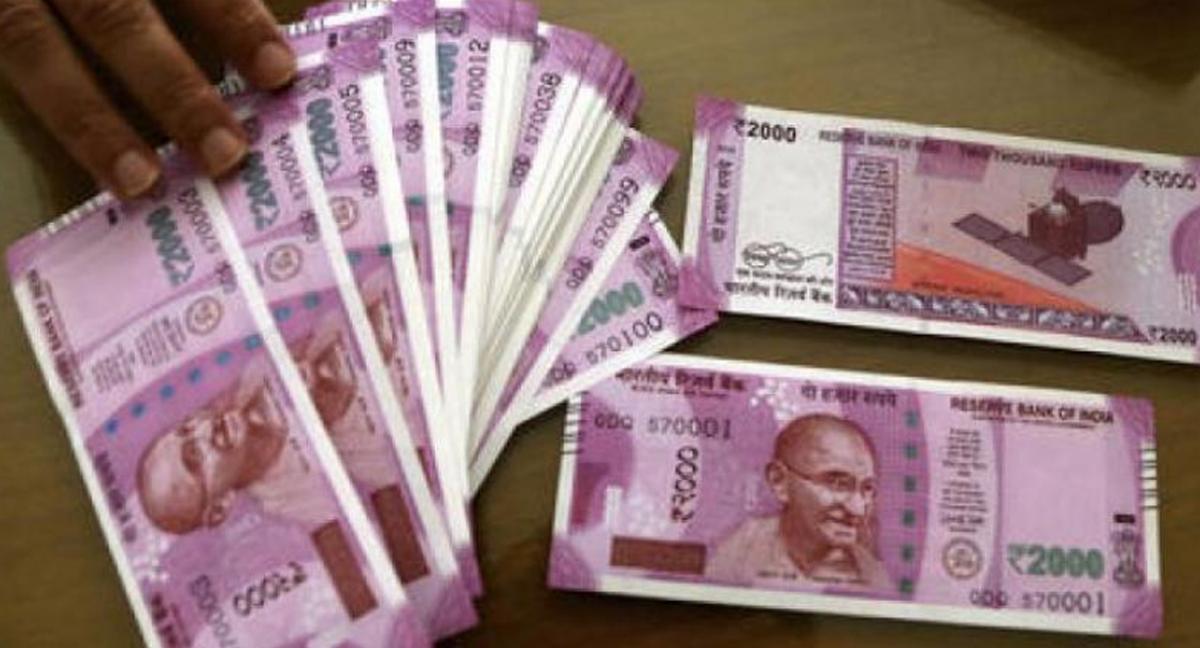 Police seize Rs 4 lakh cash in Adilabad