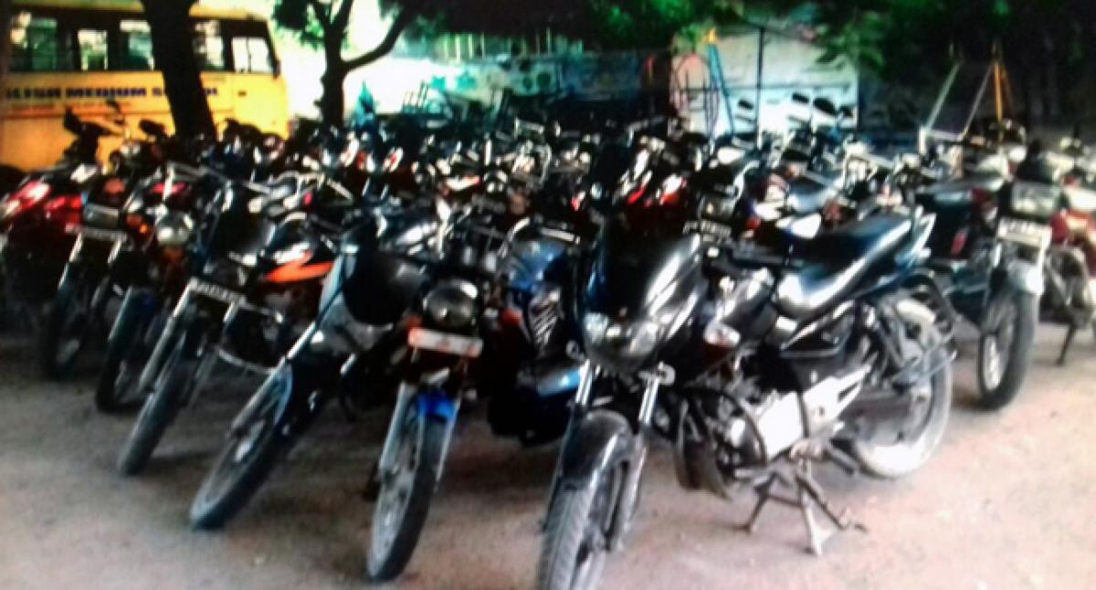 Wanaparthy police seize 32 bikes in cordon and search operation