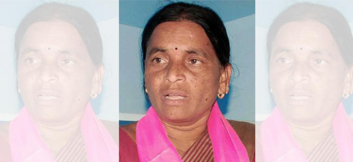 Telangana martyr’s mother Shankaramma threatens suicide