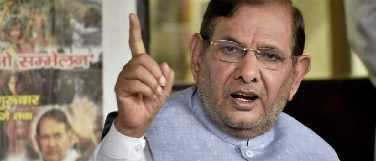 Gujarat government must go over attacks on workers: Sharad Yadav