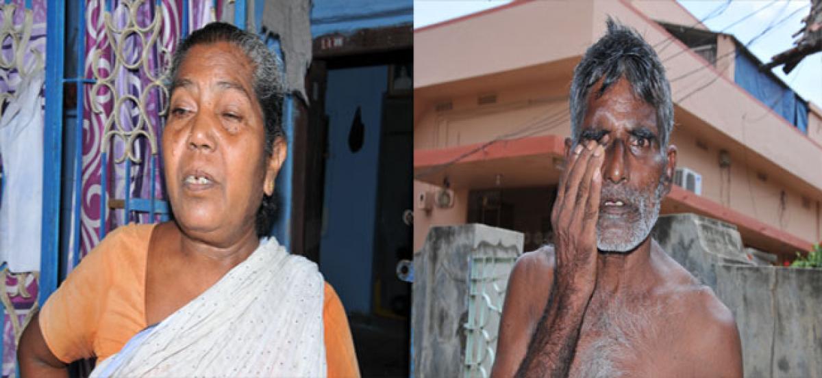 Ten poor labourers lose sight after surgery