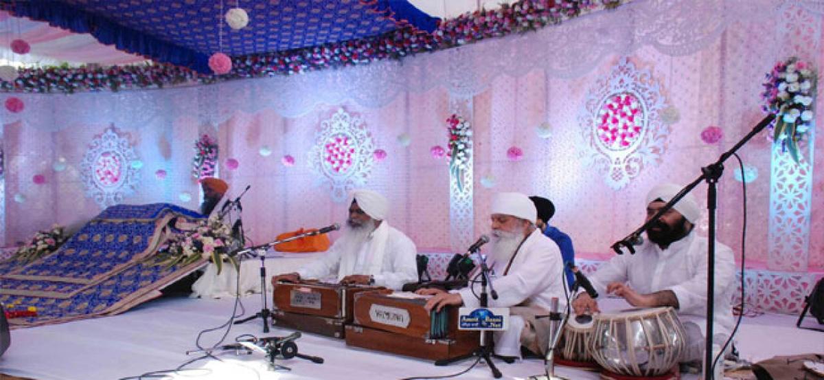 Gurbani Keertans mark Prakash Utsav