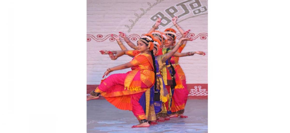 Dance festival ‘Ek Bharath Shreshtha Bharath’ at Shilparamam enthrall the audience