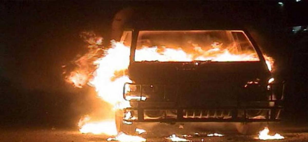 Lorry catches fire at Bahadurpura