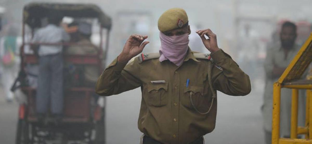 As deadly smog continues in Delhi, foreign nationals in dilemma to leave or stay