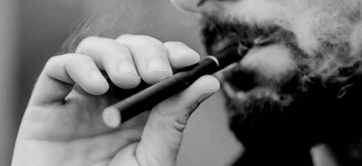 Chemical in cigarette smoke may damage vision