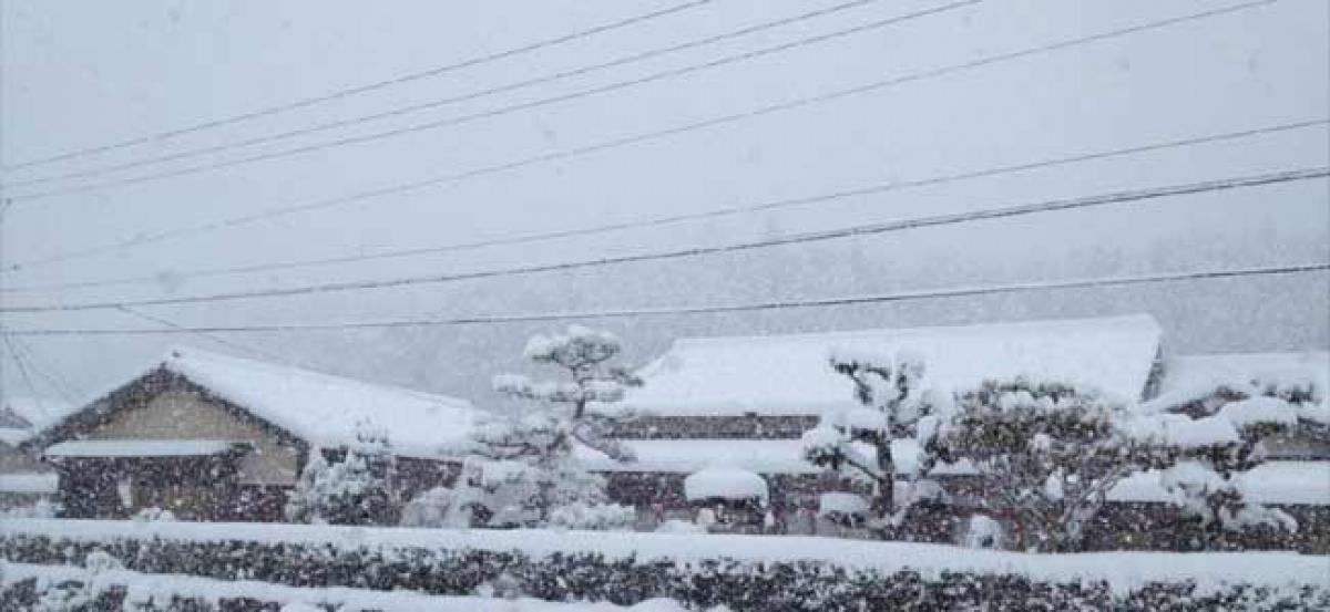 Japan: Heaviest snowfall in four decades, 1,000 cars trapped