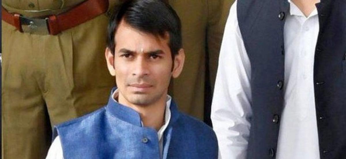 I-T dept attaches Tej Pratap Yadavs property under Benami Property Act