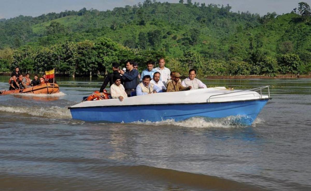 Assam Chief Minister Sarbananda Sonowal Visits Flood Hit Kaziranga National Park