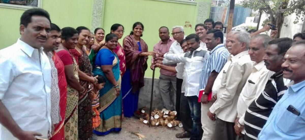 Water pipeline works inaugurated by Alakunta Saraswathi Hari