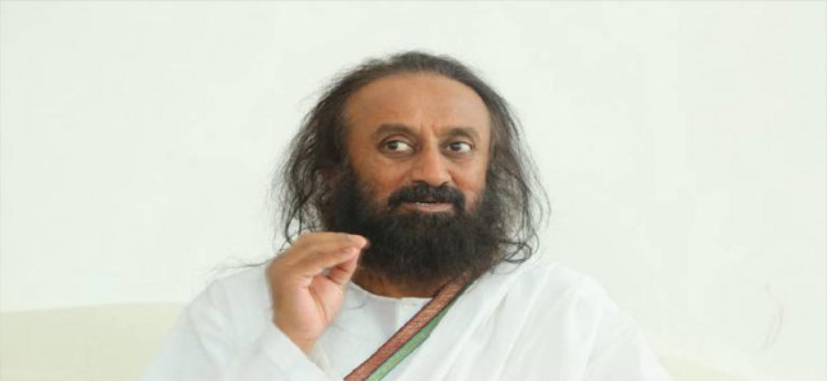 Ayodhya row: Sri Sri renews appeal to AIMPLB to consider out of court settlement