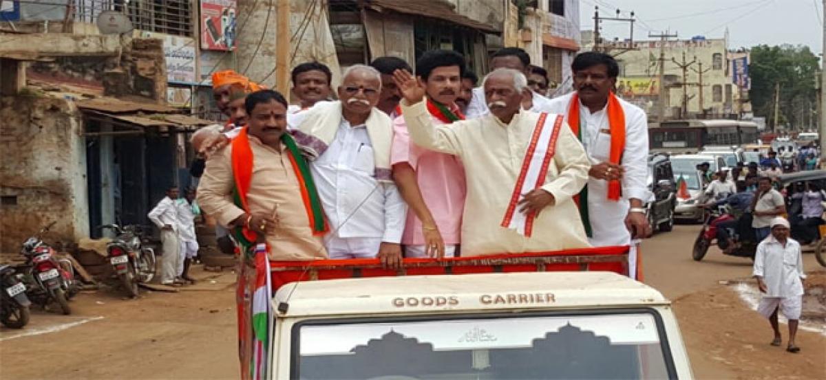 Bussa Srikanth of TRS joins BJP