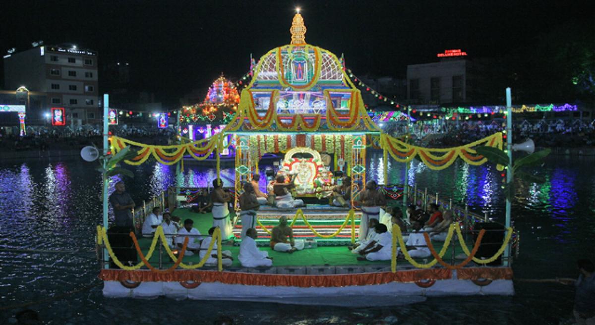 Govindaraja Swamy gives darshan as Parthasarathy Swamy