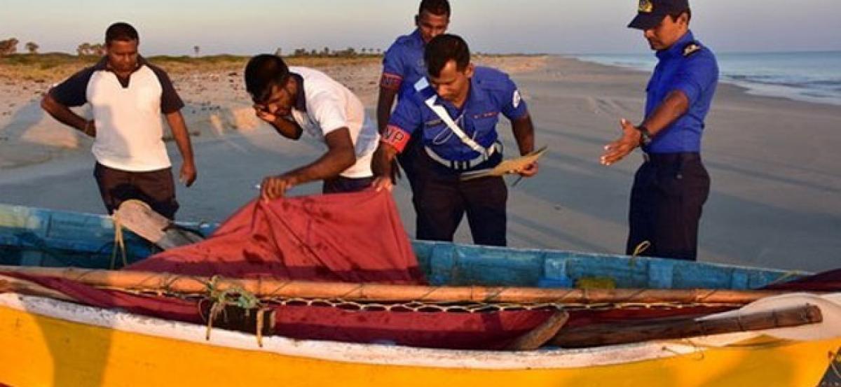 Sri Lankan Navy apprehends 4 Indian fishermen