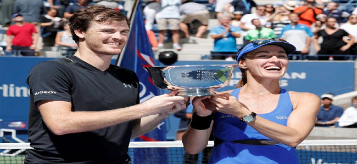 Hingis-Murray win mixed doubles title