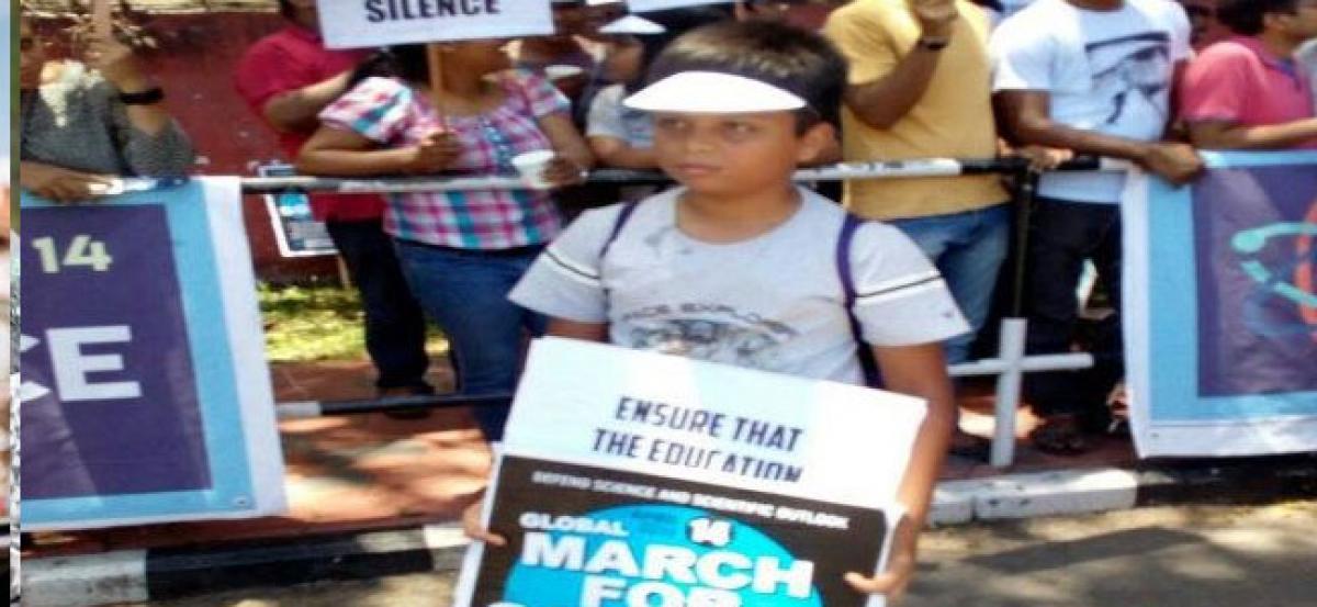 Scientists march in Delhi