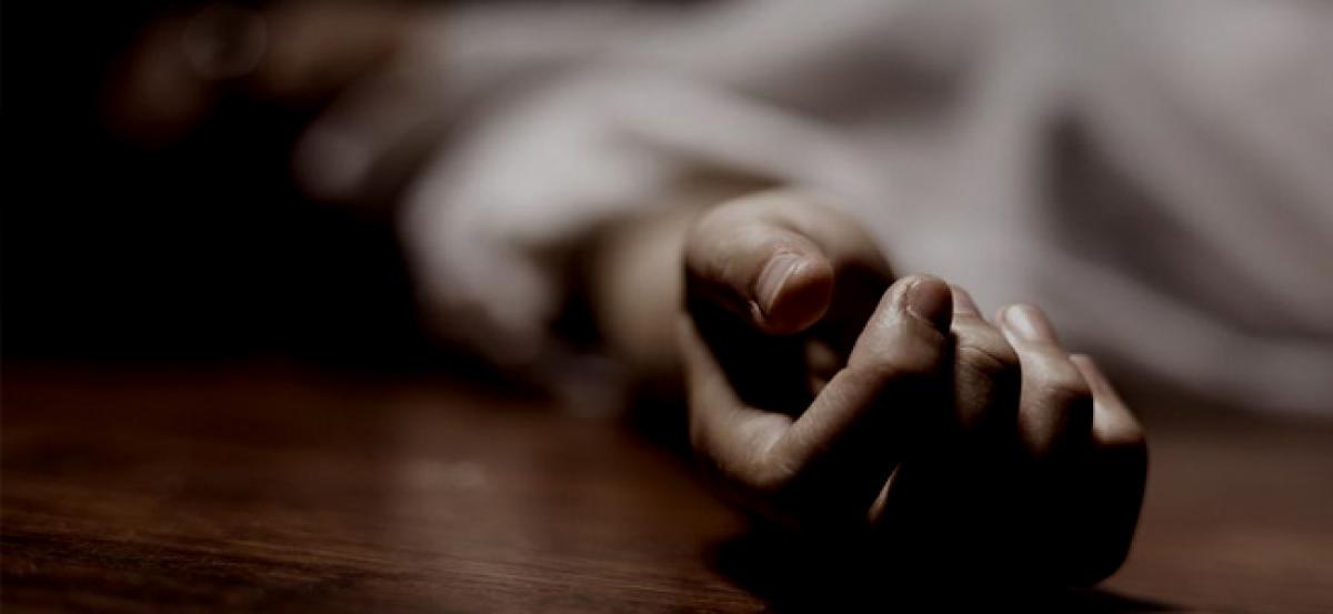 Unemployment forces couple to commit suicide in Mumbai