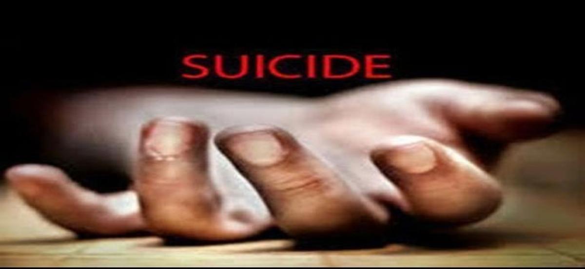 Spurned Class X girl commits suicide