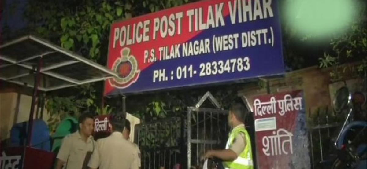 Delhi: Minor girl commits suicide inside police station