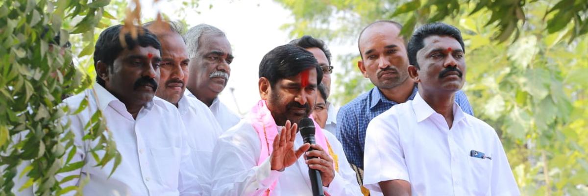 Congress, TDP rule ruined  villages: Jagadish