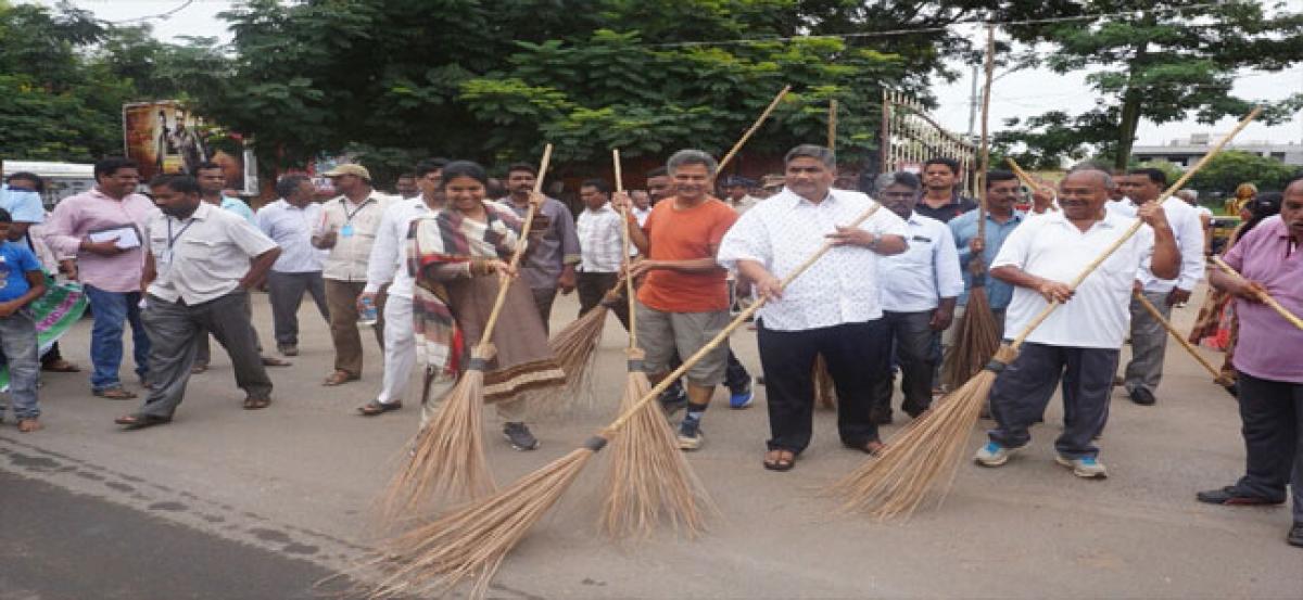 MLA Modugula takes part in Swachhata Mission