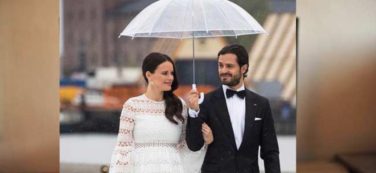 Swedens Prince Carl Philip, Princess Sofia pay tribute to Avicii