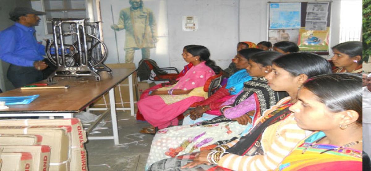 Free training in tailoring for SC women