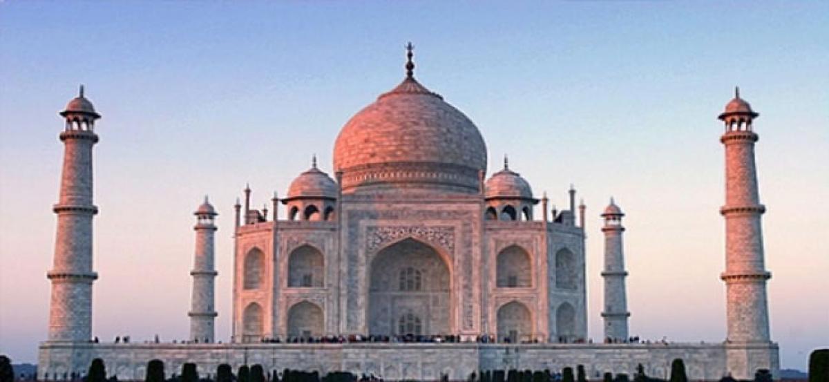 SC asks UP government to file vision document for protection of Taj Mahal