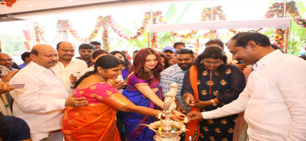 Tamannaah inaugurates South India Shopping Mall