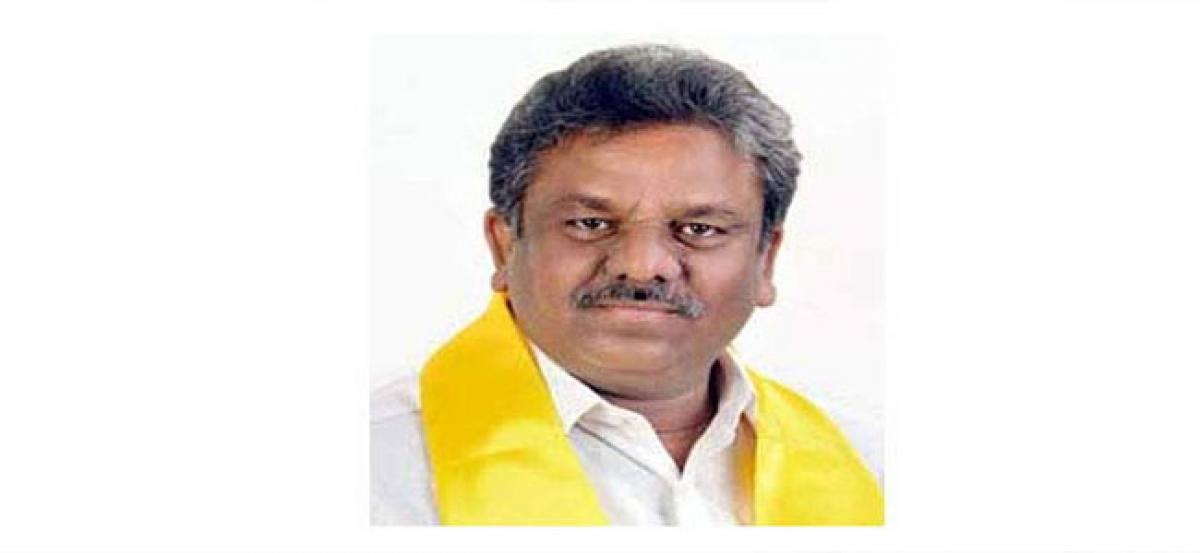 TDP aspirant Mandadi Srinivas Rao turns supporter of Suhasini