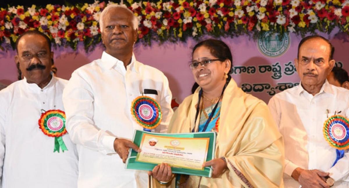 Best Teacher Award for Warangalite