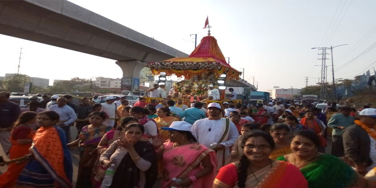 Devotees throng Jagannath Rath yatra at Kukatpally
