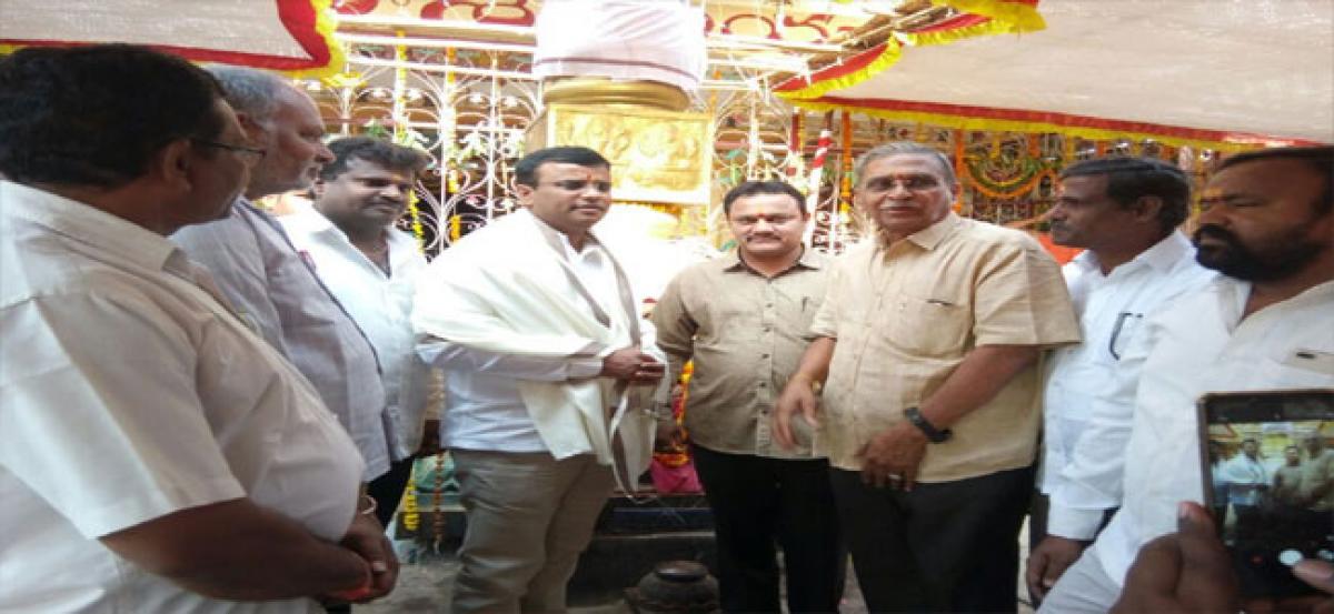 MLA Vivekanand offers special prayers