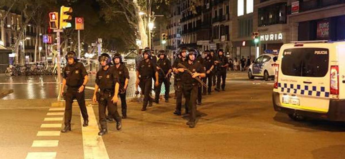 Barcelona terror attack: Spain hunts driver who killed 13; Islamic State claims responsibility