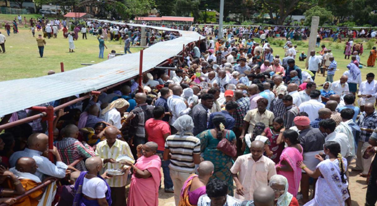 Heavy rush of pilgrims at Tirumala