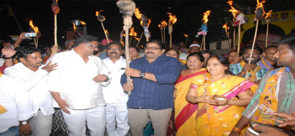 TDP takes out torch rally in Ongole