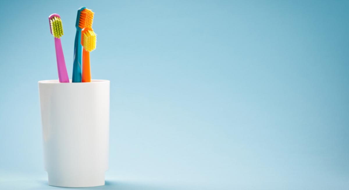 Change your toothbrush, regularly for healthy teeth