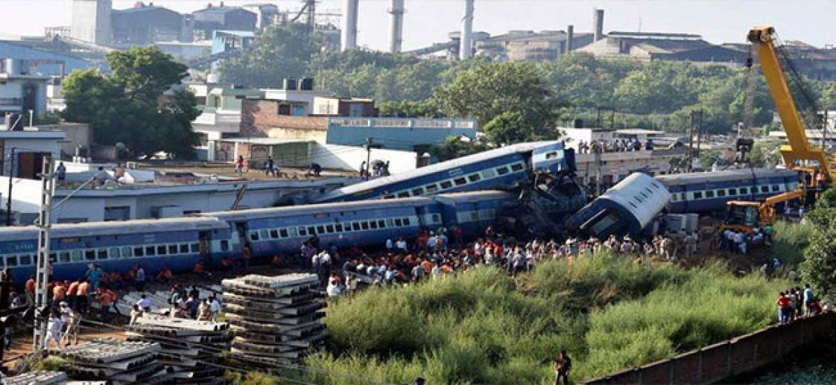 4 Railway officials suspended, GM sent on leave