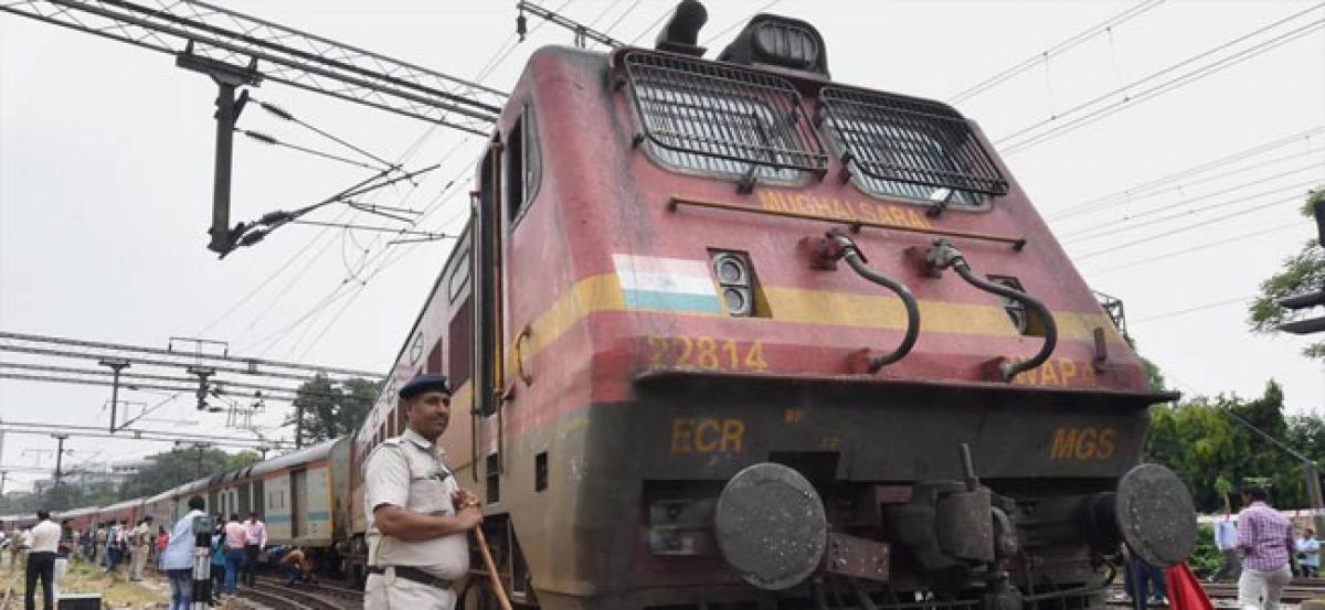 Assistant train driver dies while trying to douse fire in locomotive in Maharashtra