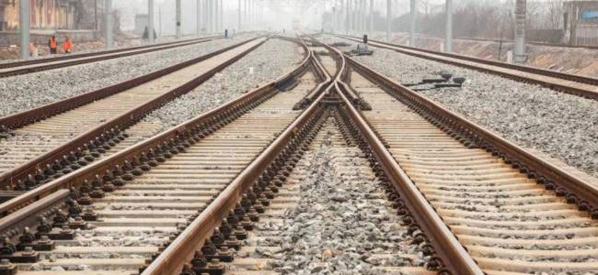 Telangana: Couple commits suicide by jumping in front of train