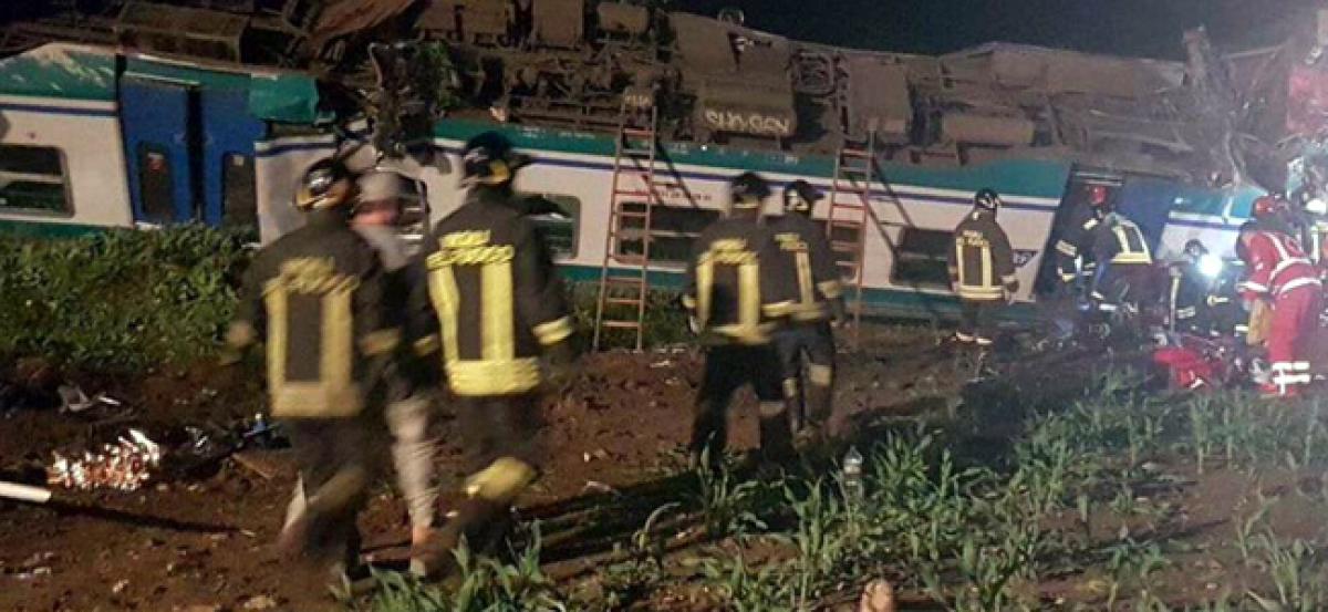 Two dead, 18 injured after train derails in Italy
