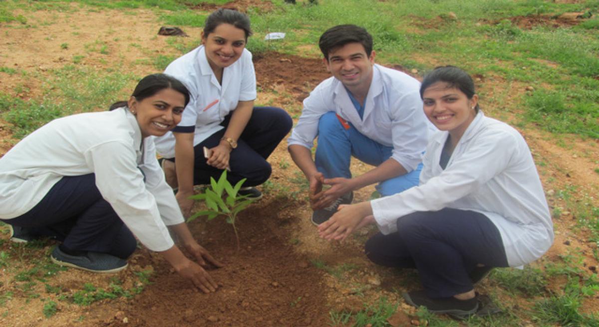 Army College of Dental Sciences does its bit