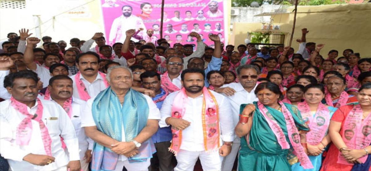 Around 500 residents from Indira Nagar join TRS