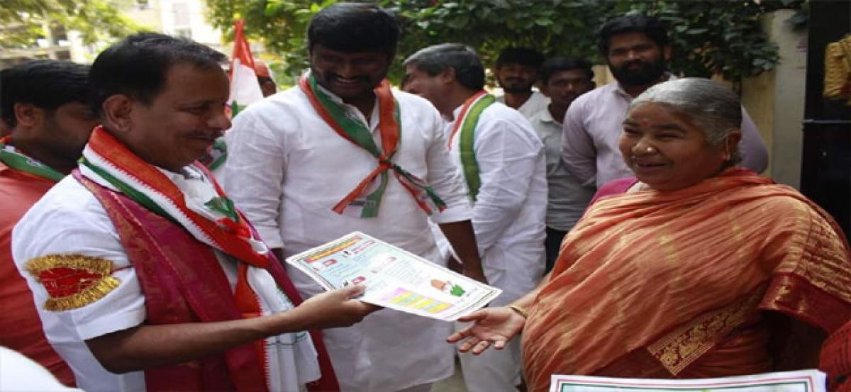 Former Congress MLA Bikhsapathi Yadav conducts door-to-door poll campaign