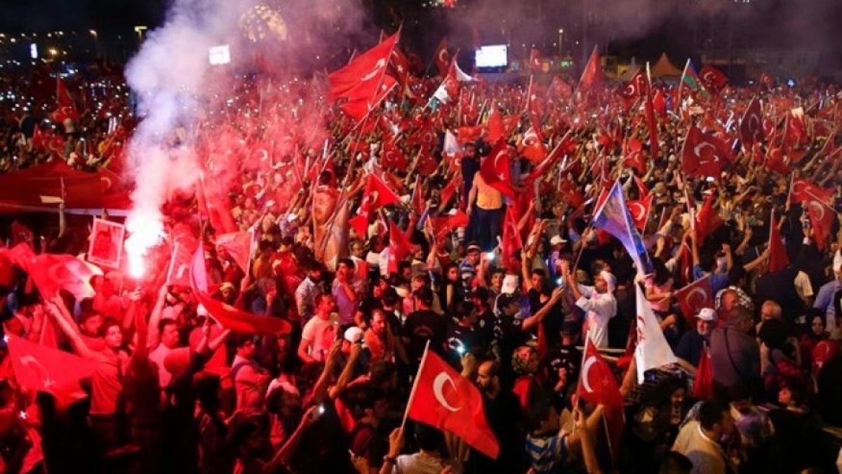 Turks commemorate 1 year since failed coup with huge march