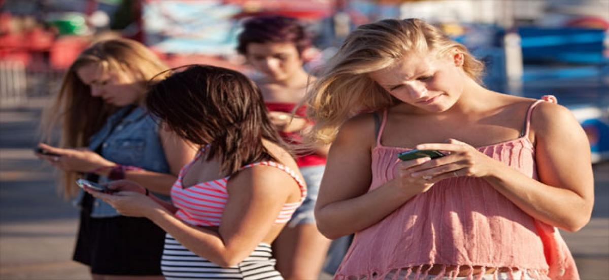 UK teens among most extreme internet users