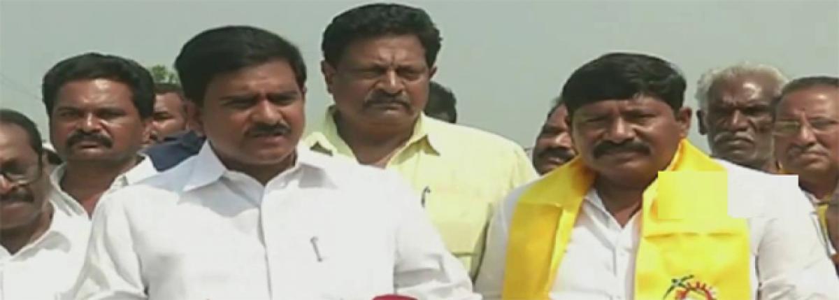 YSRCP Gudivada municipal floor leader joins TDP