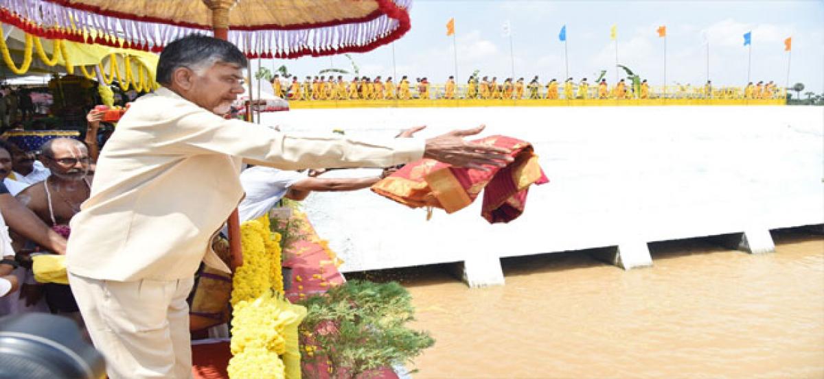 Sujala Sravanthi will be ready by 2019: N Chandrababu Naidu