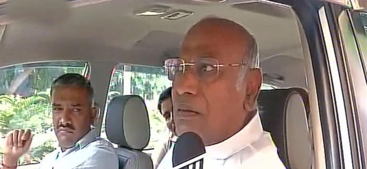 Govt trying to demoralise us: Kharge on Bofors case